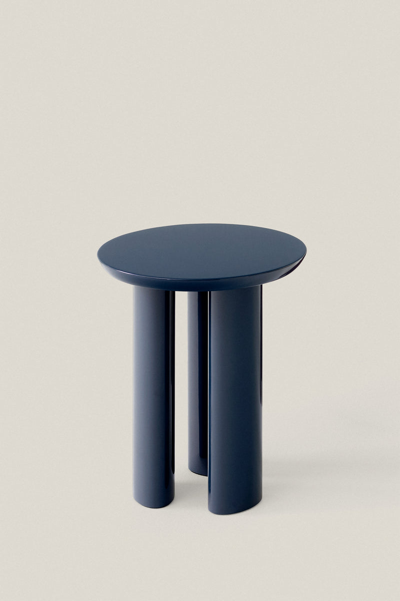 Tung Side Table – Sculptural Simplicity