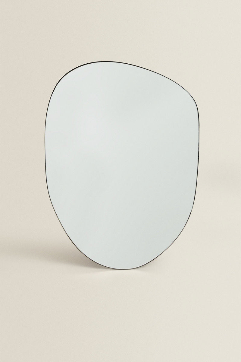 Tais Mirror – Soft Form, Subtle Elegance