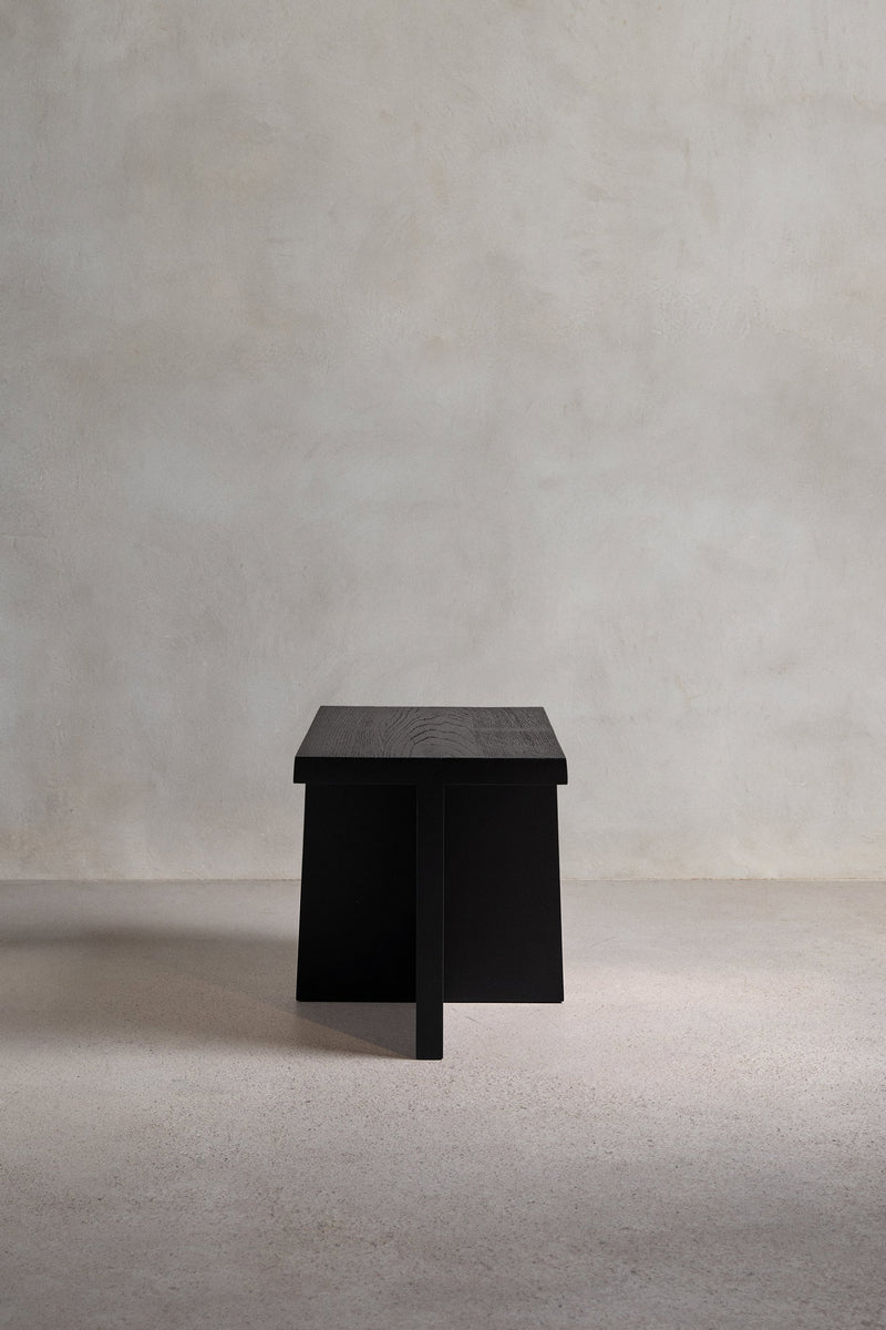 Duysen Side Table – Minimal Form, Subtle Strength