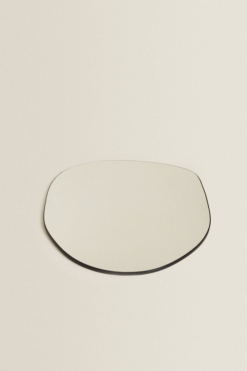Tais Mirror – Soft Form, Subtle Elegance