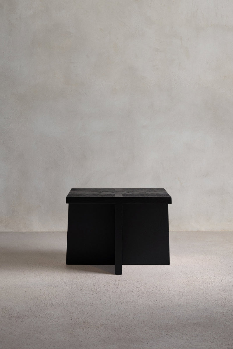 Duysen Side Table – Minimal Form, Subtle Strength