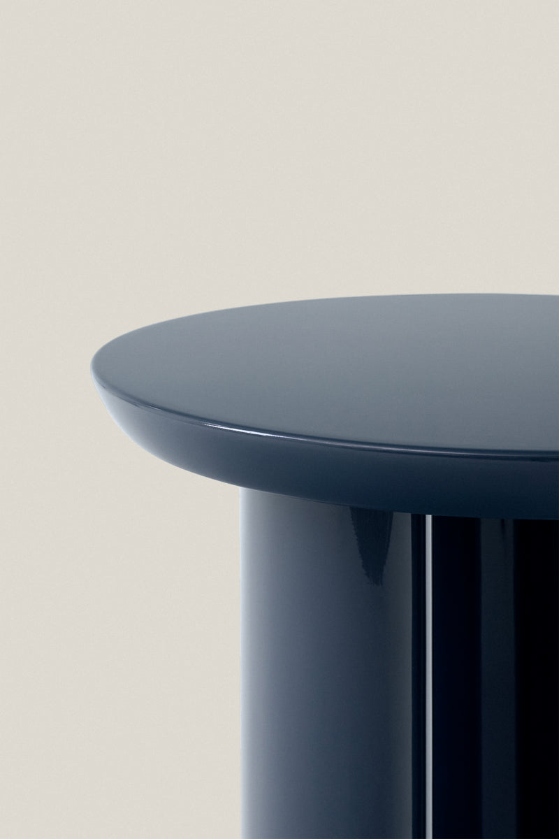 Tung Side Table – Sculptural Simplicity