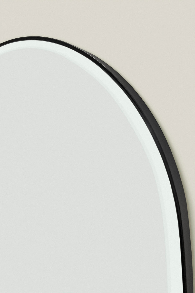 Irregular Wall Mirror – Artistic Simplicity for Modern Spaces