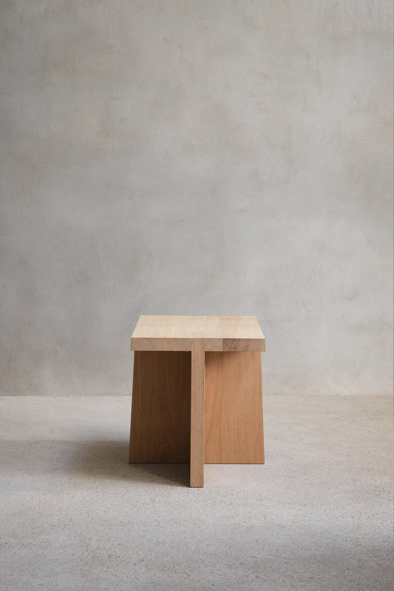 Duysen Side Table – Minimal Form, Subtle Strength