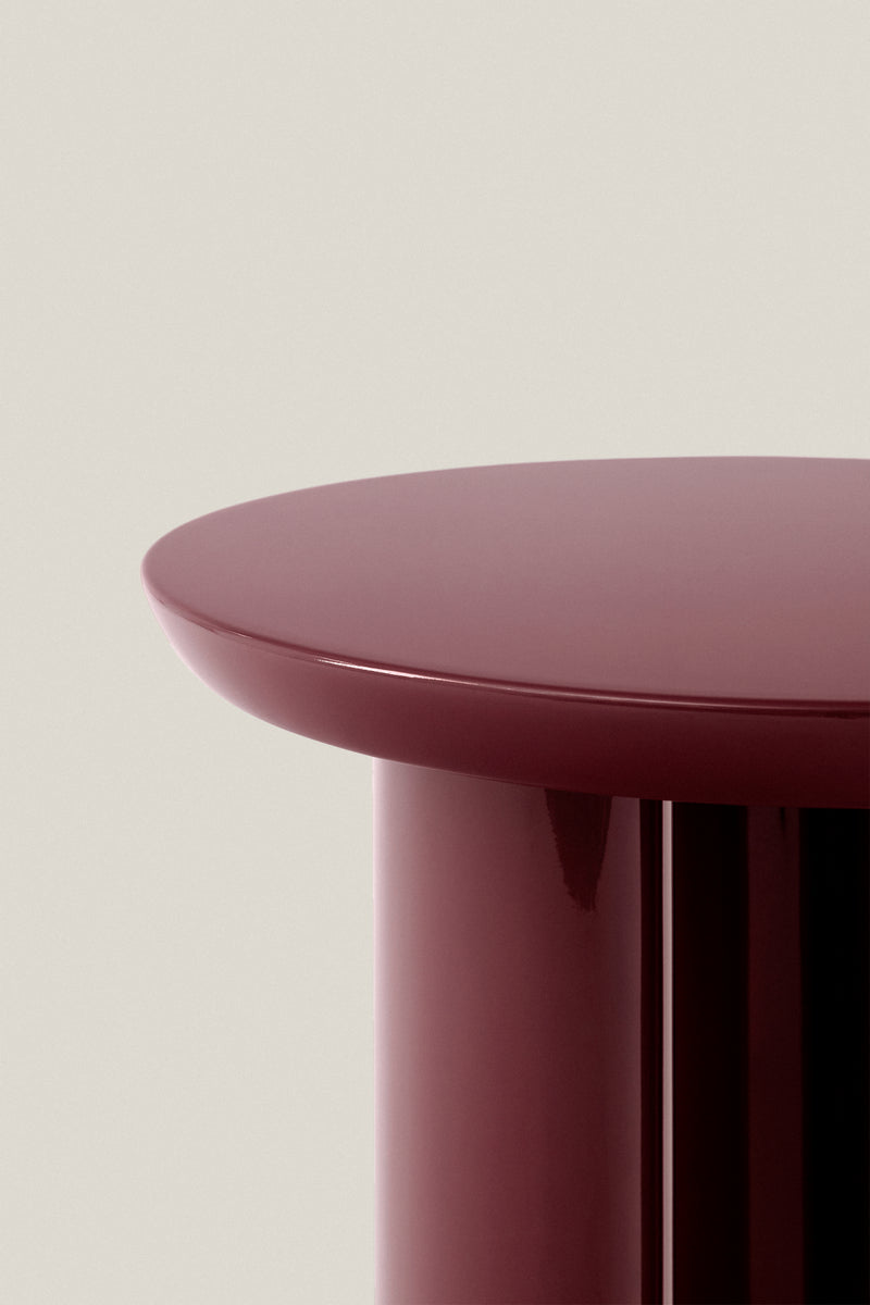 Tung Side Table – Sculptural Simplicity