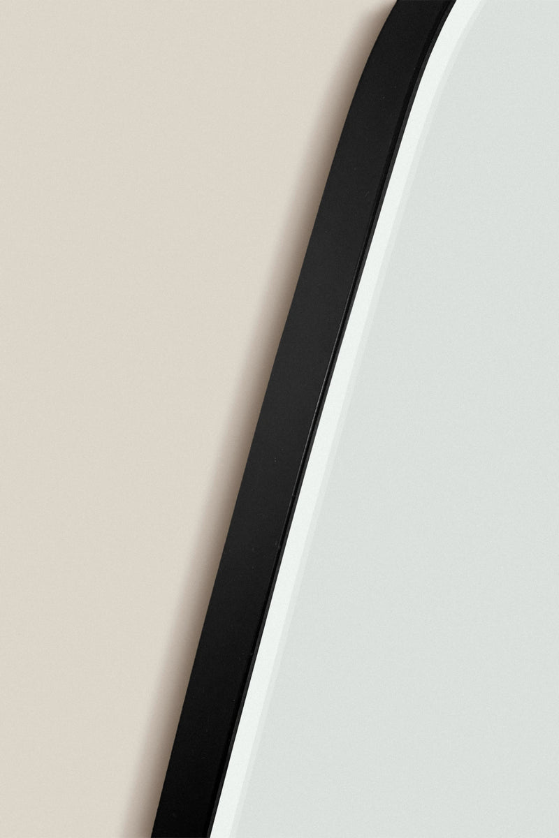 Irregular Wall Mirror – Artistic Simplicity for Modern Spaces