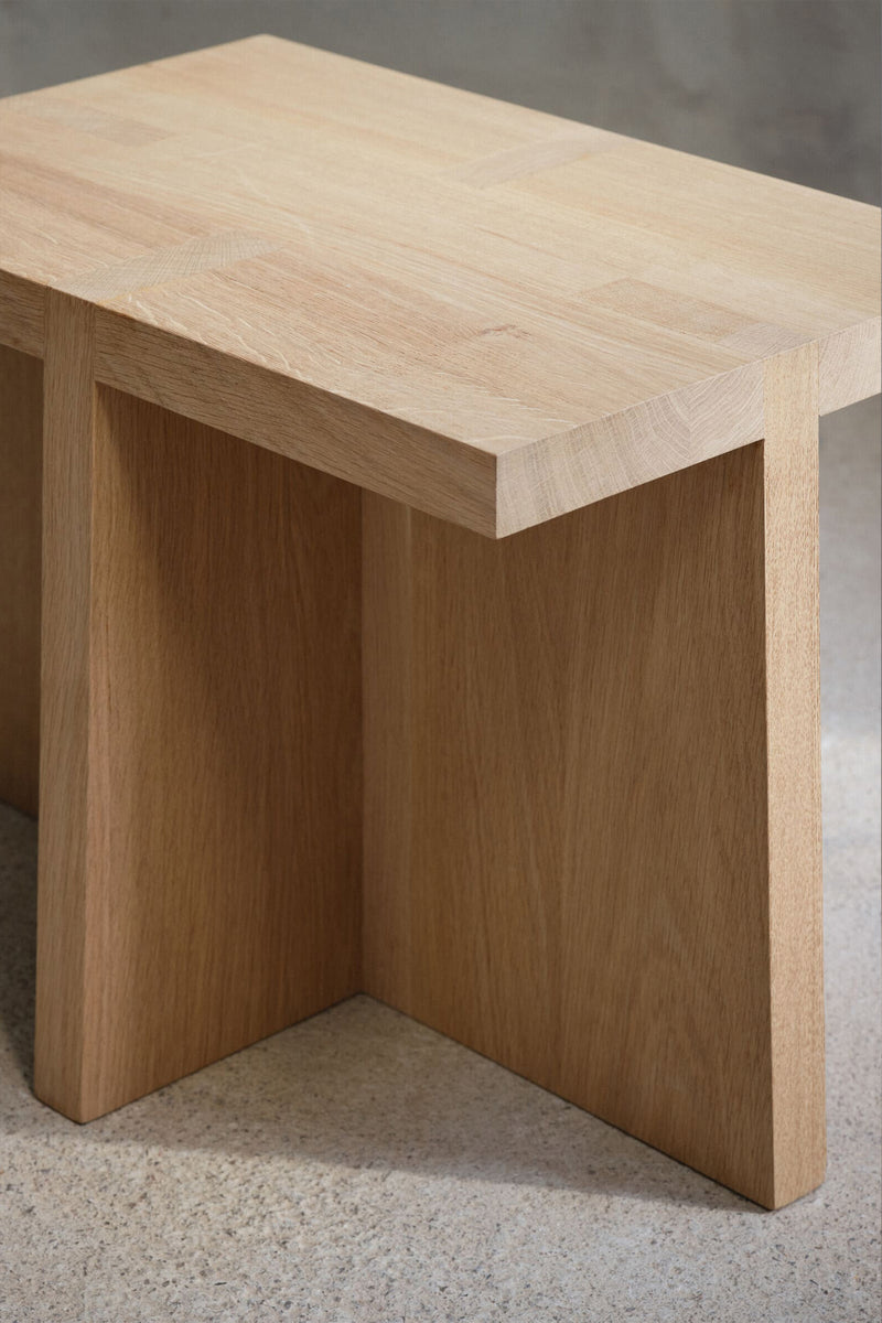 Duysen Side Table – Minimal Form, Subtle Strength